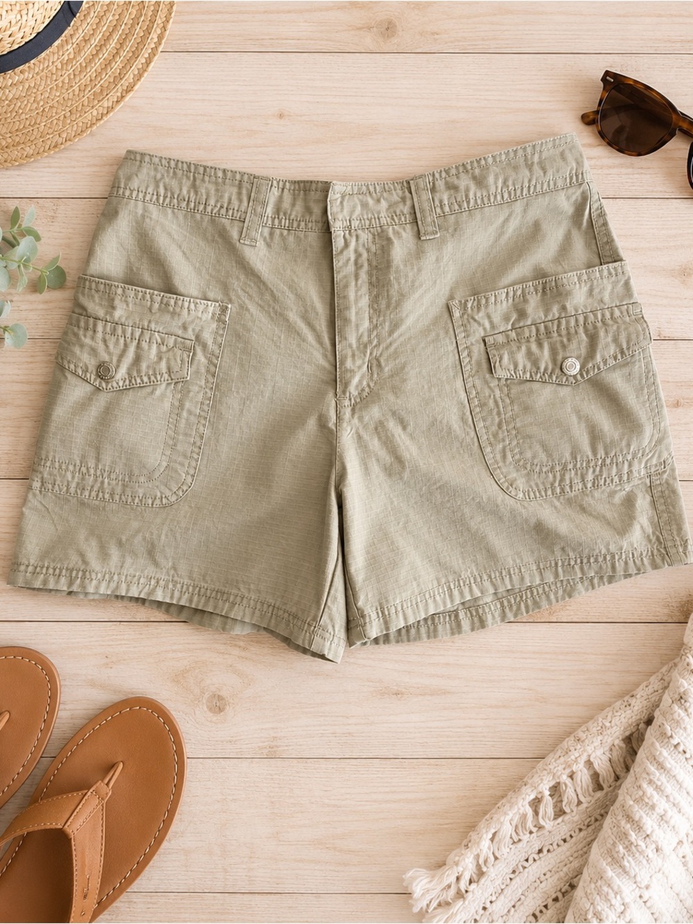 Gloria Vanderbilt Khaki Cargo Shorts Women’s Size 10 100% Cotton Utility Safari